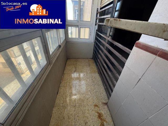 OPORTUNIDAD PISO EN BARRIO CONSOLIDADO DE ALMERIA 3 DORMITORIOS, CERCANO A TODOS LOS SERVICIOS