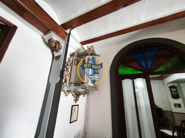¡OPORTUNIDAD! PRECIOSA CASA CON PATIO Y MUCHÍSIMO ESTILO EN BÉLGIDA