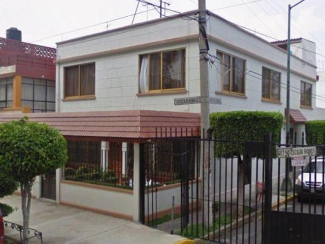 Oportunidad Remato Casa en Calle Cecilio Robelo Col. Jardín Balbuena, Venustiano Carranza. Cdmx