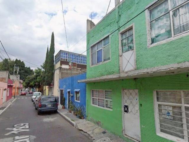 Oportunidad Remato Casa en calle Sur 129 Col. Gabriel Ramos Millán, Iztacalco. CDMX