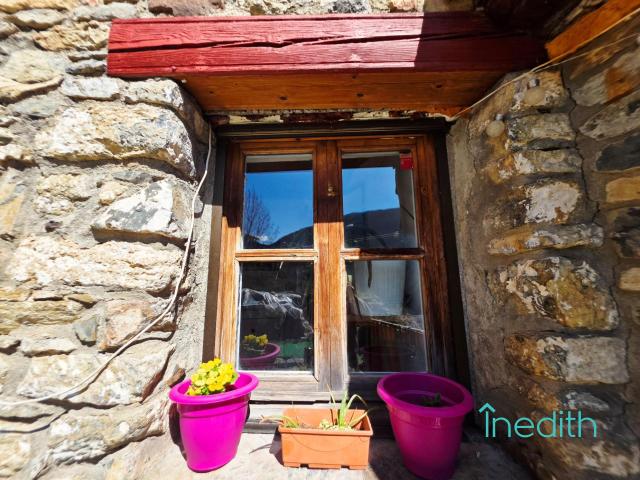 OPORTUNIDAD rentable. Preciosa casa de montaña con vistas espectaculares, terreno y licencia turística