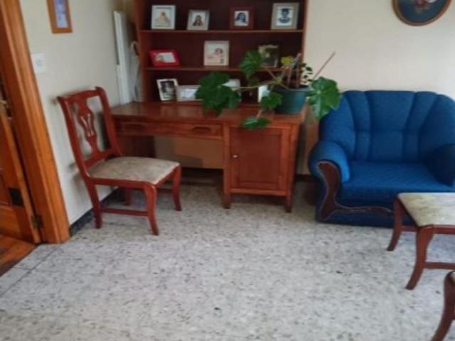OPORTUNIDAD! SE VENDE CASA CERCA DE CARBALLIÑO