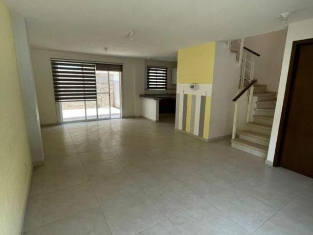 OPORTUNIDAD SE VENDE CASA POR EL AEROPUERTO DE TOLUCA