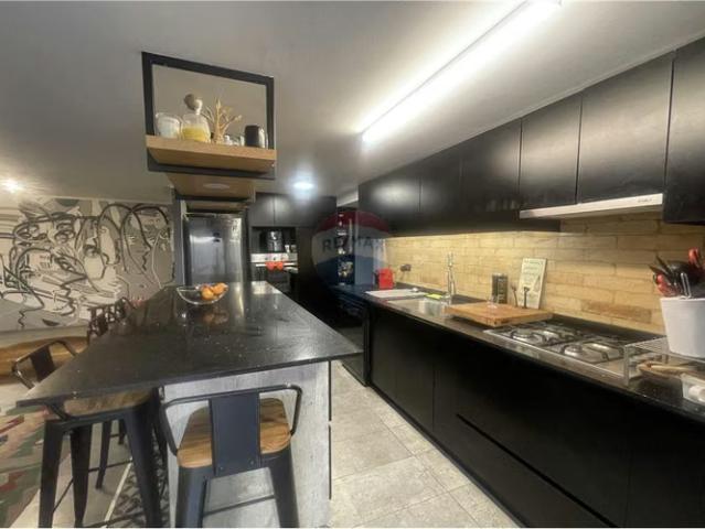 Oportunidad! Sector las nieves. Remodelado! 3 dormitorios por 8190.00 en Vitacura