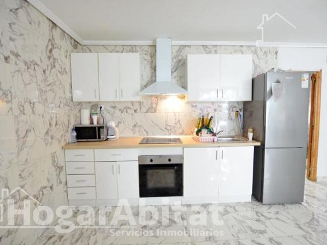 ¡OPORTUNIDADA! CASA CON DOS VIVIENDAS Y TERRAZA