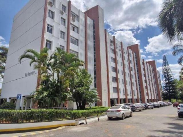 Oportunidade 3 Quartos na SQN 209 Semi reformado!