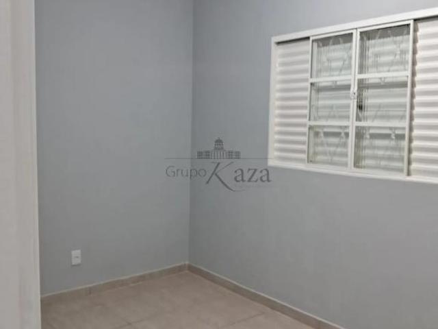 Oportunidade Casa Térrea Bosque dos Eucaliptos 2 Dormitórios 125m²