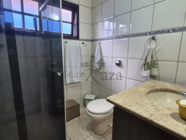 Oportunidade Casa Térrea Jardim Califórnia Jacareí 2 Dormitórios com Edícula e Piscina 180m² Terreno