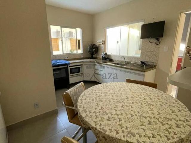 Oportunidade Casa Vista Verde 2 Dormitórios 160m²