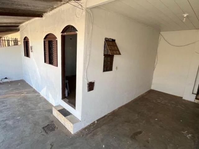 Oportunidade! Casa à venda 3 quartos na QNP 16