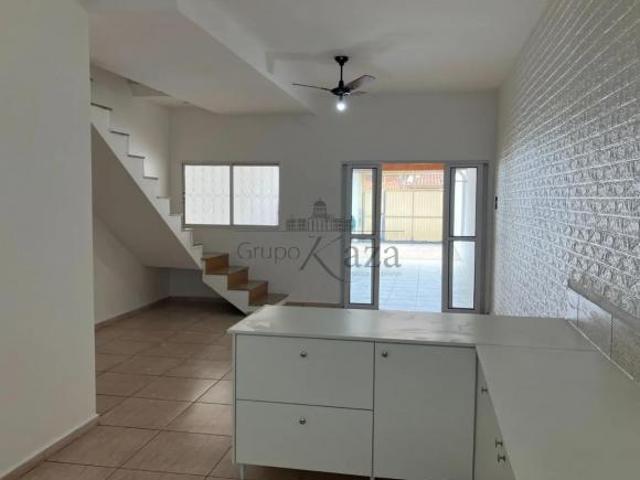 Oportunidade Casa Altos do Bosque 3 Dormitórios 80m²