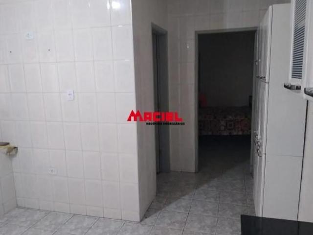Oportunidade! Casa ampla com 2 dormitórios mais 1 edícula completa no Jardim Santa Inês 1!