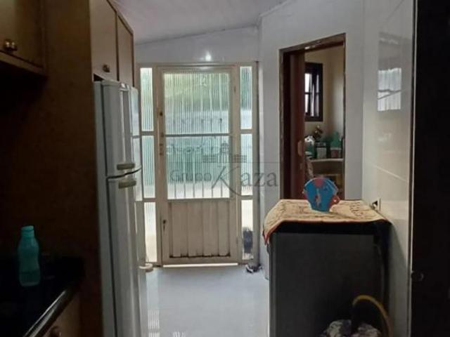Oportunidade Casa Assobradada Santa Paula Jacareí 3 Dormitórios 151m² Estuda Permuta