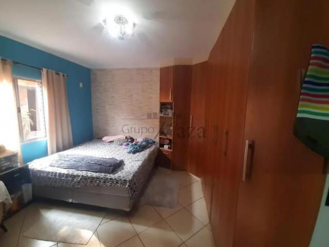 Oportunidade Casa Bosque dos Eucaliptos 3 Dormitórios 228m²