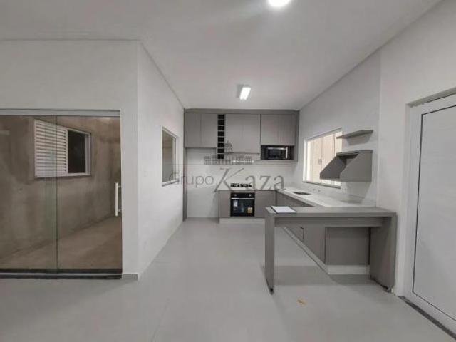 Oportunidade Casa Bosque dos Eucaliptos 3 Dormitórios 250m²