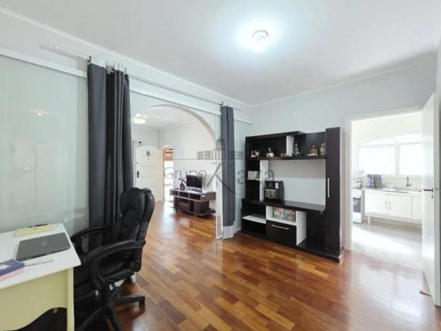 Oportunidade Casa Bosque dos Eucaliptos 5 Dormitórios 275m²