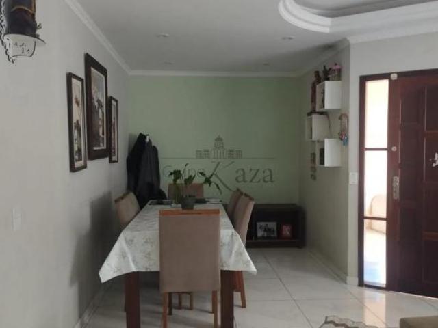 Oportunidade Casa Bosque dos Ipês 3 Dormitórios 206m²