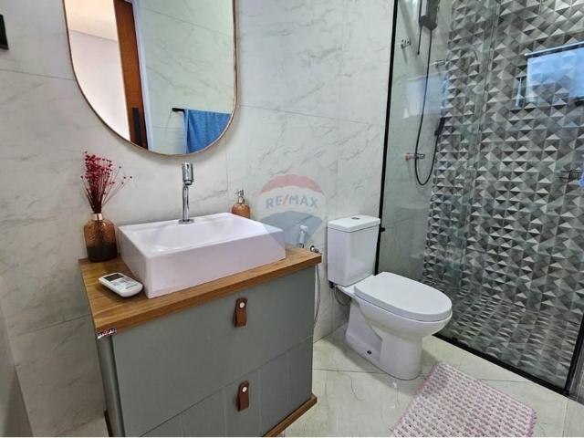 OPORTUNIDADE CASA COM 3 DORMITÓRIOS COM SUÍTE, AR CONDICIONADO E PISCINA AQUECIDA