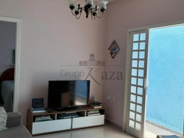 Oportunidade Casa com Edícula Centro Jacareí 4 Dormitórios 110,83m²