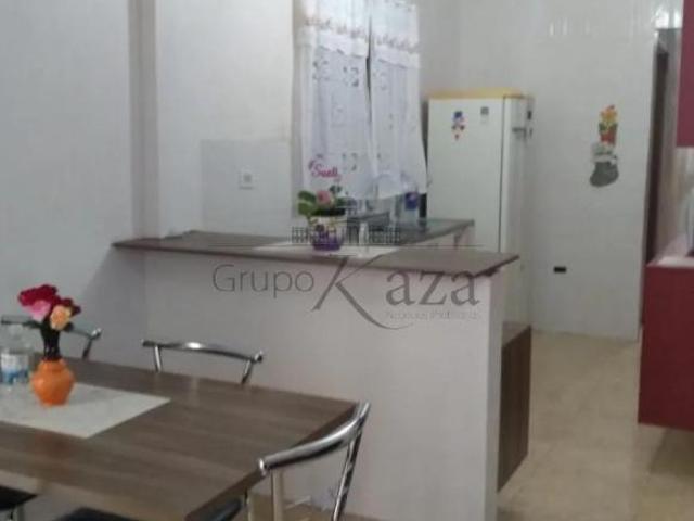 Oportunidade Casa com edícula Jardim Colonial 3 Dormitórios 90m² Estuda permuta por casa v