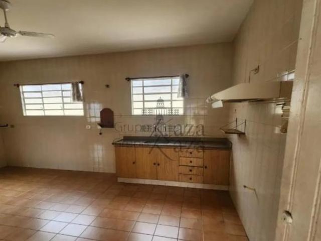 Oportunidade Casa Comercial ou Residencial Centro Jacareí 3 Dormitórios