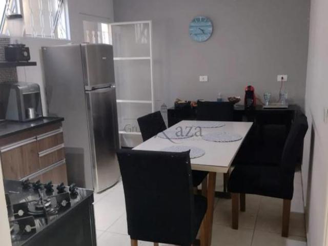 Oportunidade Casa Conjunto Residencial Elmano Veloso 3 Dormitórios 115m²