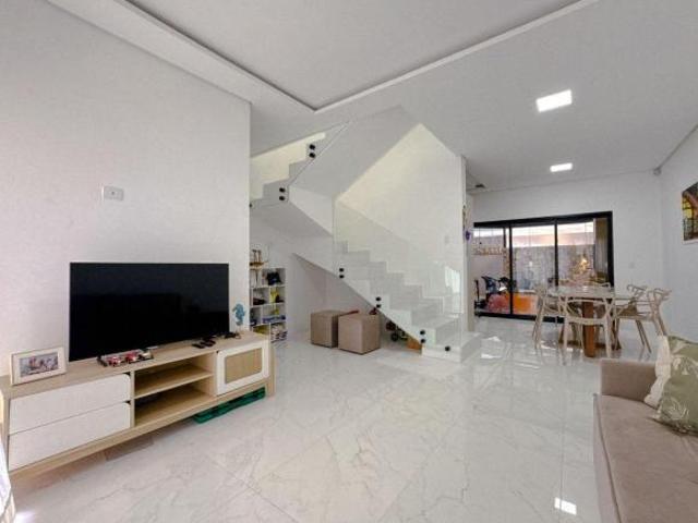 Excelente Casa de Alto Padrão em Matinhos