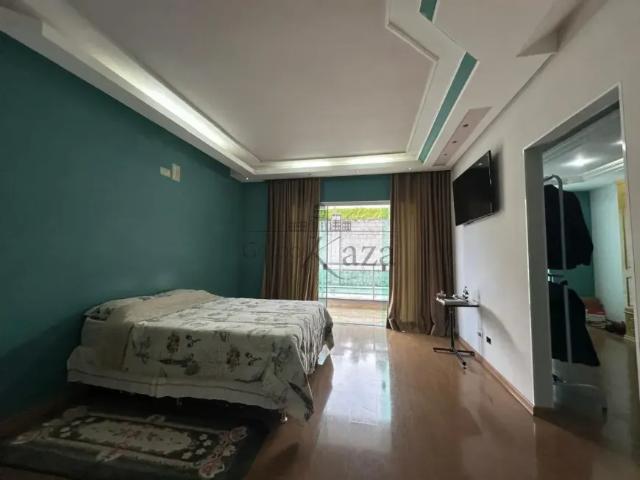 Oportunidade Casa em Condomínio Crytal Park Parque Califórnia 4 Dormitórios 225m²