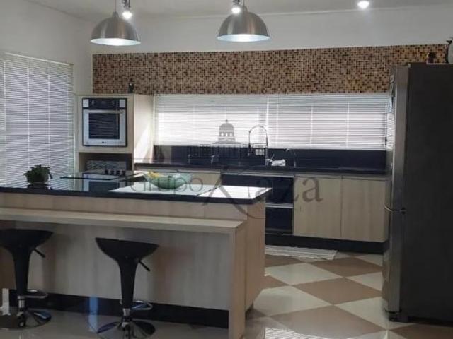 Oportunidade Casa em Condomínio Condomínio Jardim Terras de Santa Helena 3 Dormitórios 300m²
