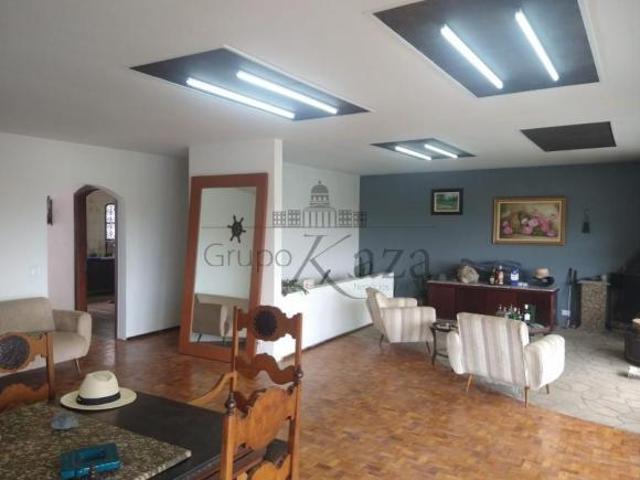 Oportunidade Casa em Condomínio Condomínio Lagoinha 3 Dormitórios 300m²