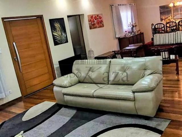 Oportunidade Casa em Condomínio Condomínio Terras de Santa Helena Jacareí 3 Dormitórios 27