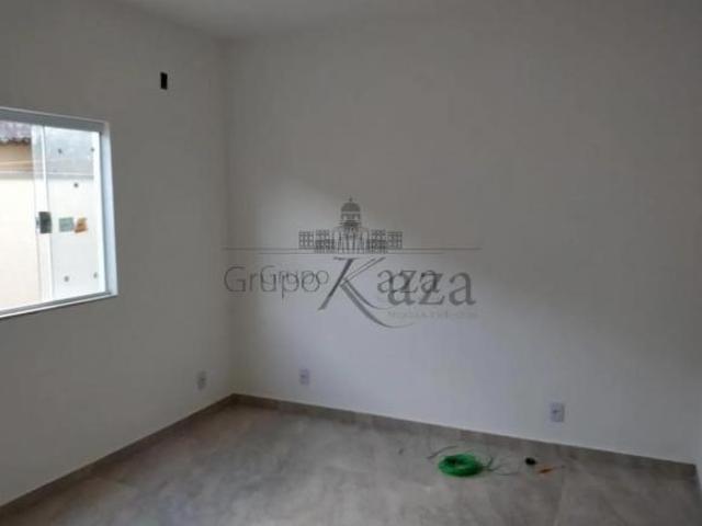 Oportunidade Casa Geminada Jardim das Industrias 4 Dormitórios 180m²