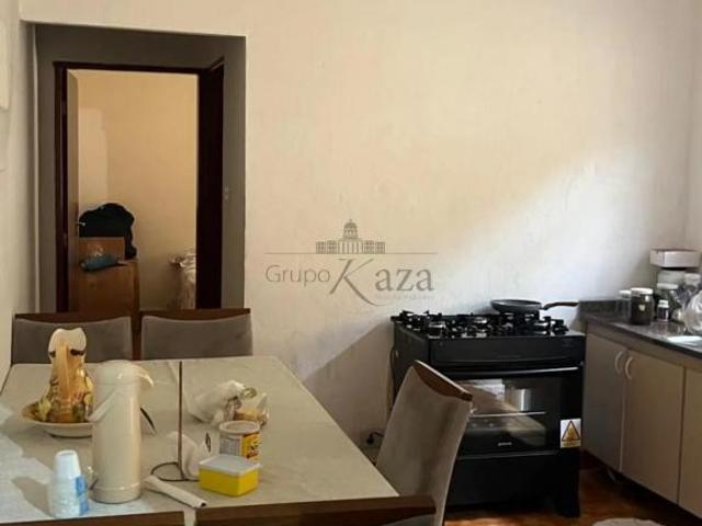 Oportunidade Casa Jardim Colonial 2 Dormitórios 150m²