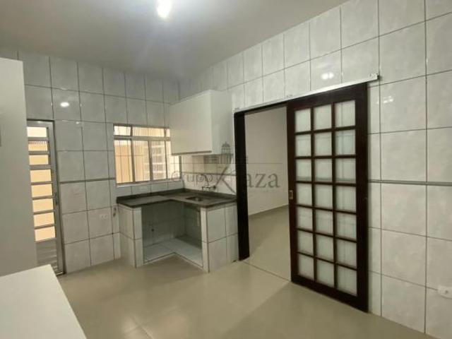 Oportunidade Casa Jardim das Indústrias 2 Dormitórios 132m²
