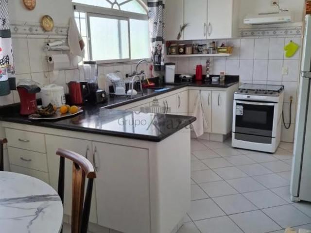 Oportunidade Casa Jardim das Industrias 4 Dormitórios 280m²