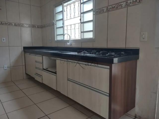 Oportunidade Casa Jardim Santa Inês III 2 Dormitórios 49m²