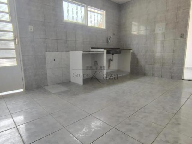 Casa Padrão Parque Califórnia Jacareí 3 Dormitórios 71m²