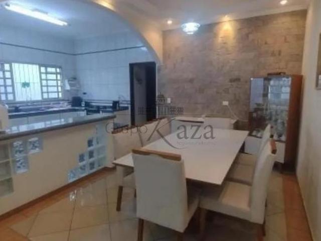 Oportunidade Casa Residencial Bosque dos Ipês 3 Dormitórios 200m²