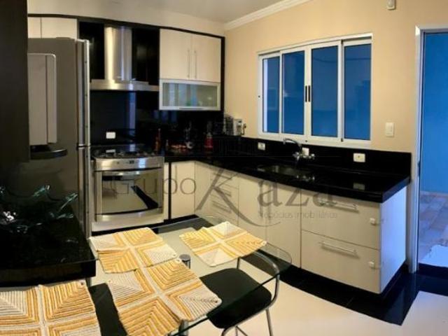 Oportunidade Casa sobrado com Edícula Cidade Vista Verde 5 Dormitórios 148m²