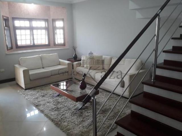 Oportunidade Casa Sobrado Jardim das Indústrias 3 Dormitórios 223m²