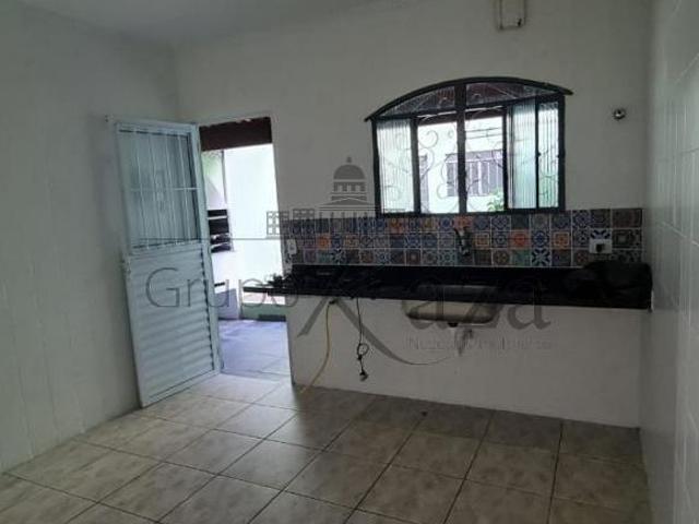 Oportunidade Casa Sobrado Jardim Portugal 3 Dormitórios 150m²