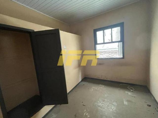 OPORTUNIDADE! Casa/Terreno à venda, 434,53 m² Sendo 15 m de frente. Vila São José, Taubaté, SP