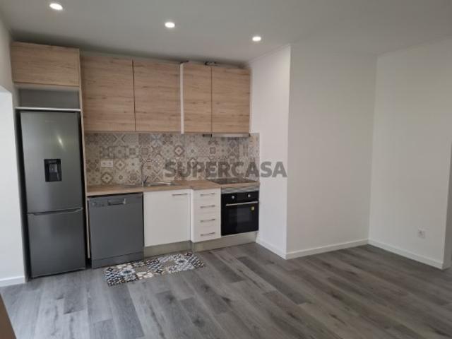 OPORTUNIDADE! ApartamentoT2 Remodelado na Baixa da Banheira