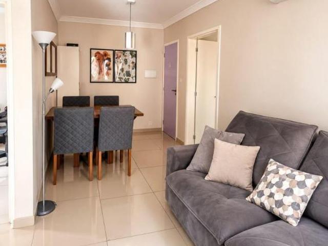Oportunidade! Apartamento 2 Dormitórios em Condomínio com Piscina, região zona leste!