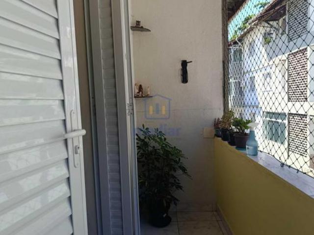 Oportunidade. Apartamento espaçoso com dois dormitórios, próximo ao Brisamar !