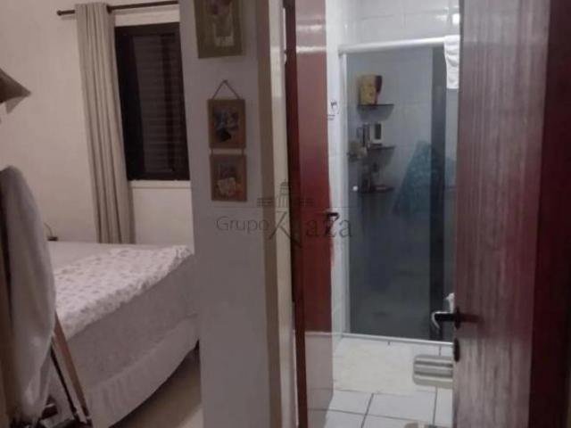 Oportunidade Apartamento Monte Castelo Edifício Gênova 2 Dormitórios 70m²