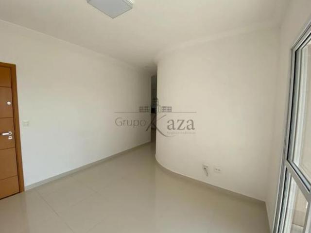 Oportunidade, Apartamento Parque Industrial, Condomínio Monte Zurich, 2 Dormitórios, Sacada Gourmet