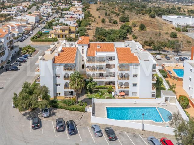 Oportunidade | Apartamento T2 com Piscina Privativa no Parqu. 105m² Lagos
