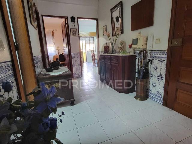 Oportunidade apartamento T2 Alhos Vedros com área exterior