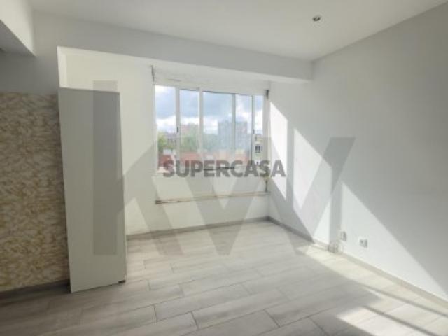 Oportunidade de Investimento: Apartamento T0 na Amadora